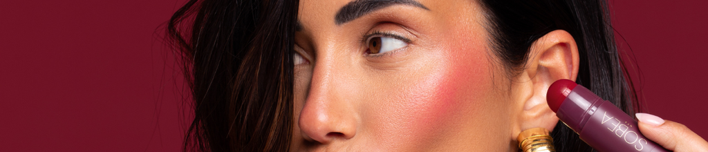 Blush blindness: la tendenza make-up che colora l’autunno 2025